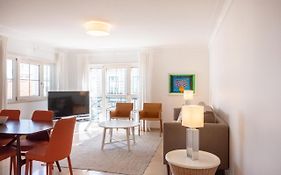 Stylish Apartment With Parking By Lovelystay