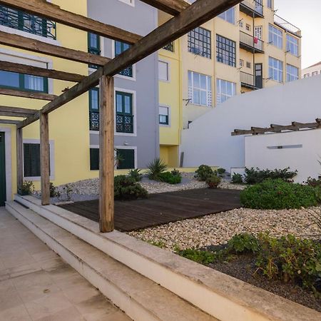 Stylish Apartment With Parking By Lovelystay Lizbona Zewnętrze zdjęcie