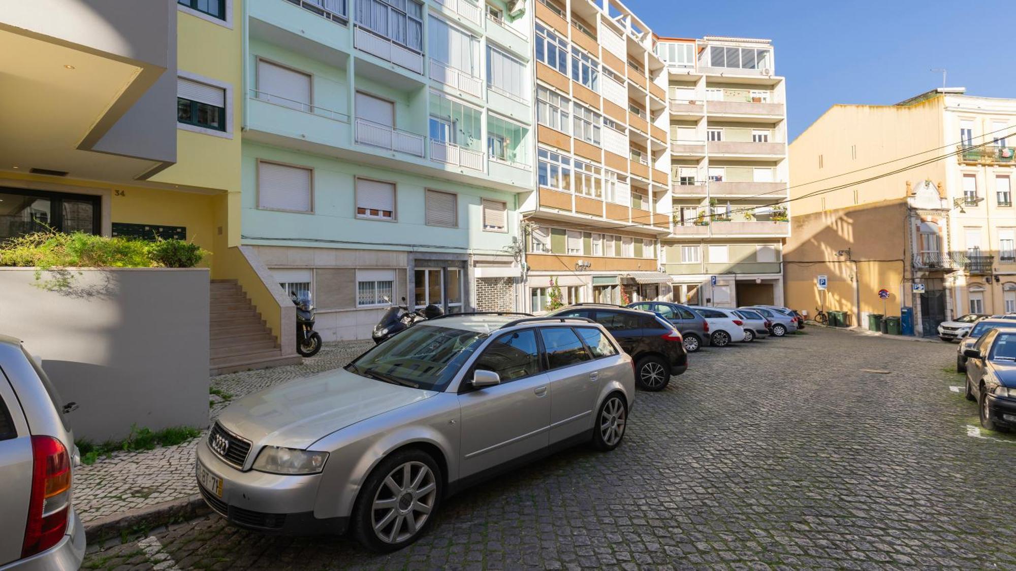 Stylish Apartment With Parking By Lovelystay Lizbona Zewnętrze zdjęcie